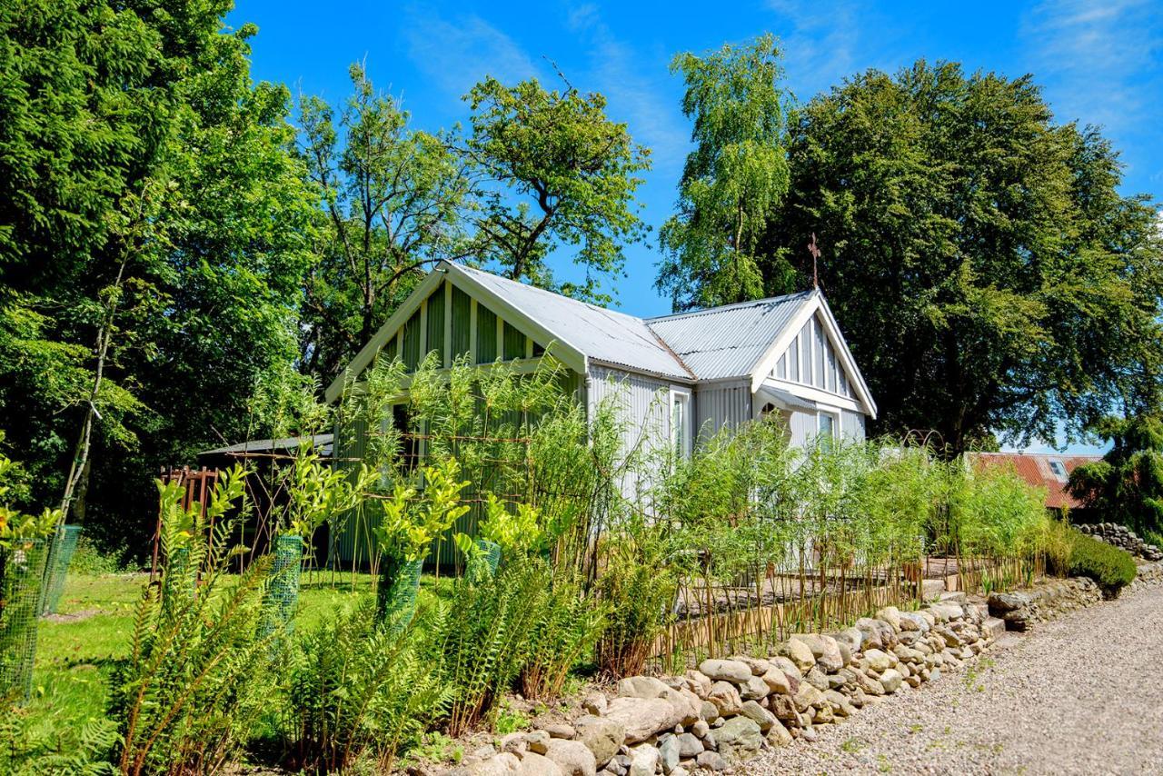 Tin Cabin In Peaceful Angus Glen Glenogil Exterior foto